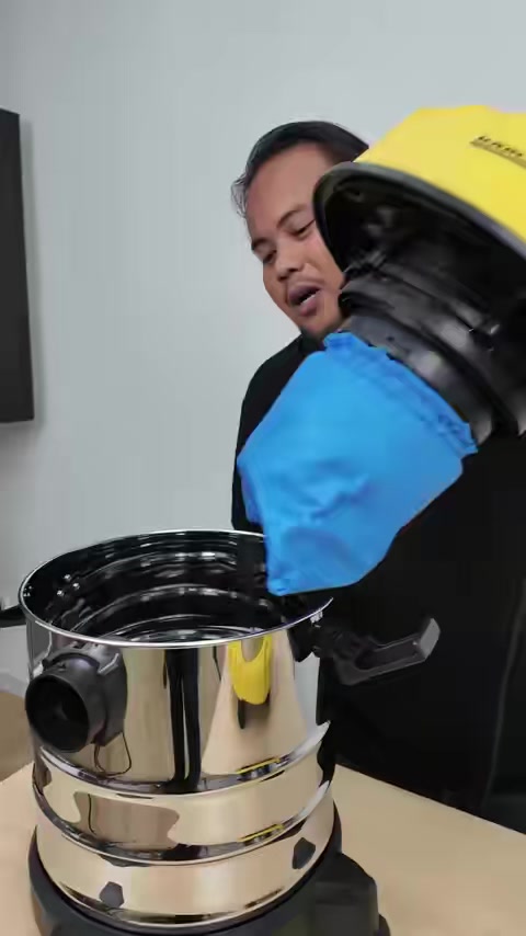 🚨 Filter yang Tepat, Hasil yang Hebat! ✔️ Textile filter + dust bag untuk pembersihan kering. ✔️ Foam filter untuk pembersihan basah WD Series siap sedia untuk semua kerja! 💪      #KarcherTips #CleanTok #cleantok101 #KarcherMalaysia #Vacuum