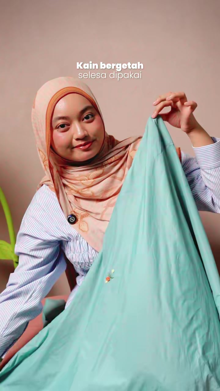 The Pocket Tea, telekung travel yang mudah dibawa dan comel untuk dibawa ke mana sahaja. Kecil saiznya, tetapi cukup praktikal untuk sentiasa ada bersama anda setiap kali diperlukan. Sesuai untuk kegunaan sendiri dan sangat manis dijadikan hadiah...