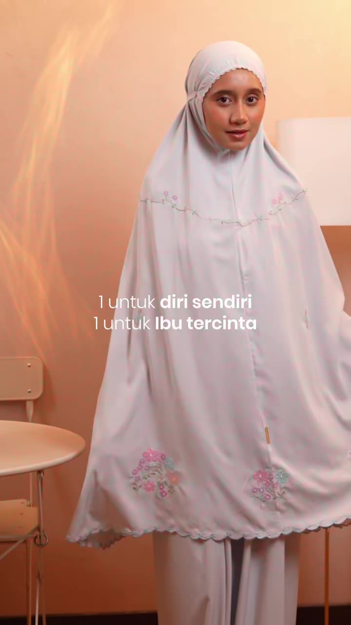 Diam-diam, sehelai dua Lunara dia beli untuk dijadikan hadiah buat insan tersayang. Kalau anda pun tengah cari telekung hadiah yang manis dan penuh makna, mungkin ini masa untuk grab Lunara sebelum stok habis lagi sekali. #Telekungtea #ThePerfectG...