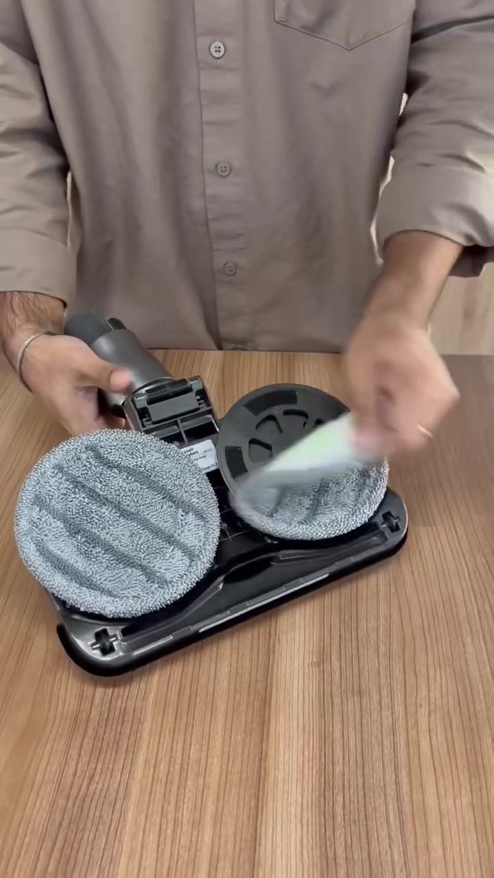 An ASMR of What’s in the Russell Taylors 2-in-1 Cordless Vacuum Cleaner V9 box 😆 Super versatile that helps you vacuum more than just the floor…       #russelltaylors #modernhomeappliance #applianceforeveryhome #vacuumcleaner #ASMR