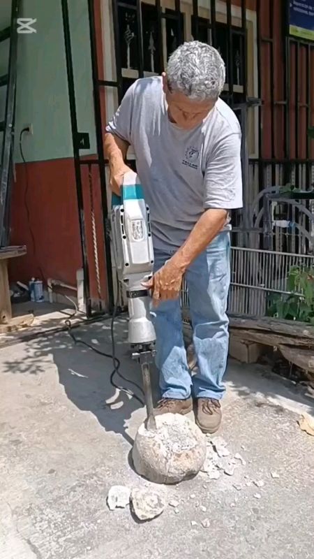 Total Demolition Breaker (1700W) 50J Upgraded TH217068