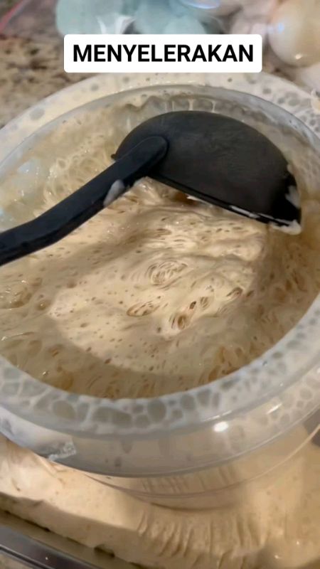 Ingatkan apa la yang bergerak-gerak rupanya bahan buat roti nie,patut la orang cakap roti nie sedap 👇👇👇 #fyp #following #trending #shopeelagimurah