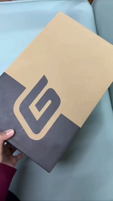 Korang tengok kasut ni😆 colour way dia sungguh menawan hatii😍#KasutU #unboxing #fypシ #trending #foryou