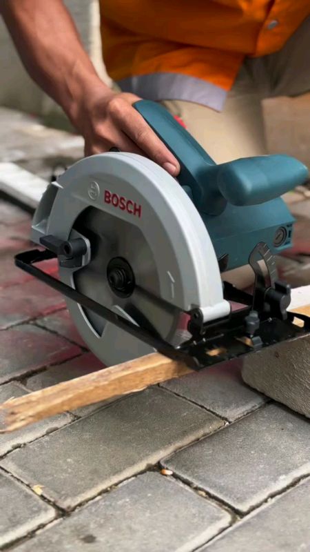 BOSCH GKS 130 Professional Circular Saw 1300W Gergaji Potong Kayu GKS130#trending #fyp#sales #bosch #mndshop