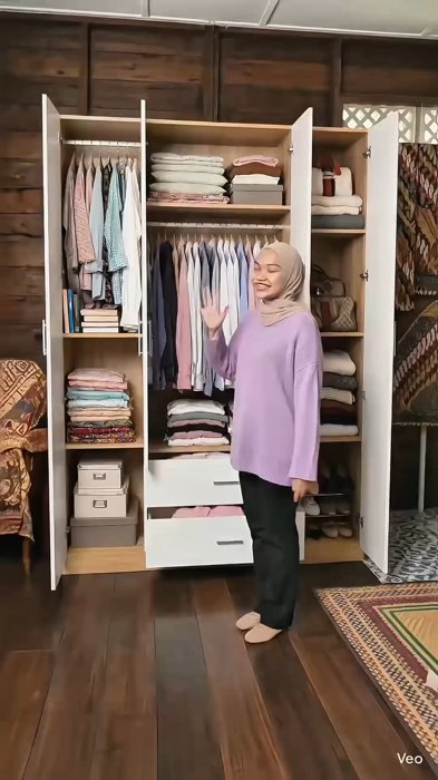 Almari baju 8 orang