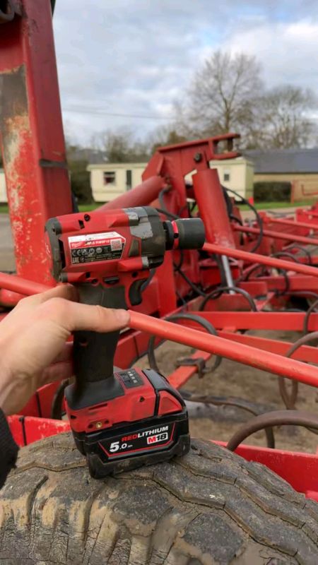 MILWAUKEE M18 FHIW2F12 GEN III High Torque Impact Wrench With Friction Ring 2169Nm M18FHIW2F12 #milwaukee #fyp #viral #foryoupage #4u