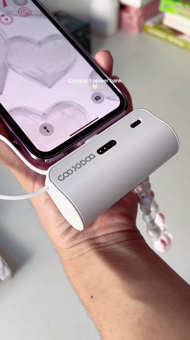 mini powerbank is a must havee! senang nak bawak pergi mana mana🥹🫶🏻 #powerbank #mini #goojodoq