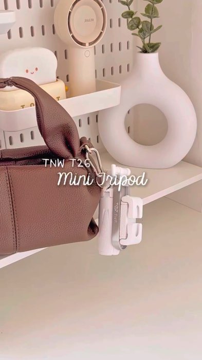 Mini tripod ni kena ada‼️Serious function 👍🏻 senang nak bergambar / bercontent dekat luar. #tnw #tnwminitripod #shopee #minitripod