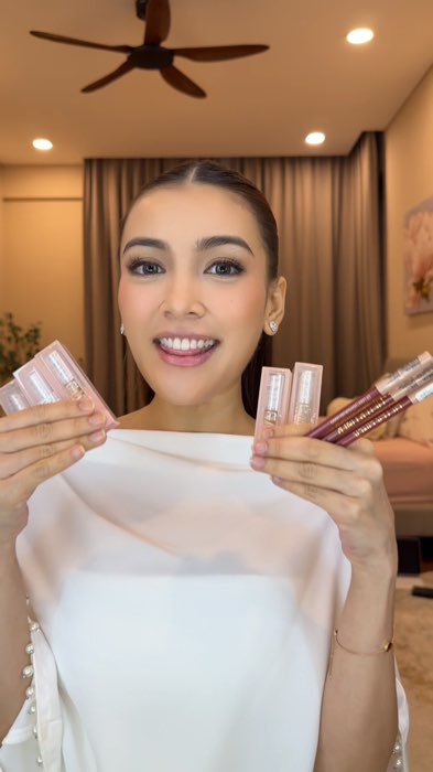 you kalau tak suka lipmatte or pakai lipgloss, korang kena try this!! Definitely a game changer 🥺 #MaybellineMalaysia #LifterGlazeMY #Makeup #lipbalm