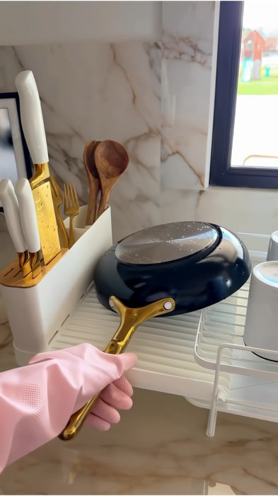 Must buy this. Sangat2 membantu mengeringkan pingan2 dan kuali di dapur. #rakpinggan #diskrack #rakkitchen #dishdryer #susunpinggan #dapur