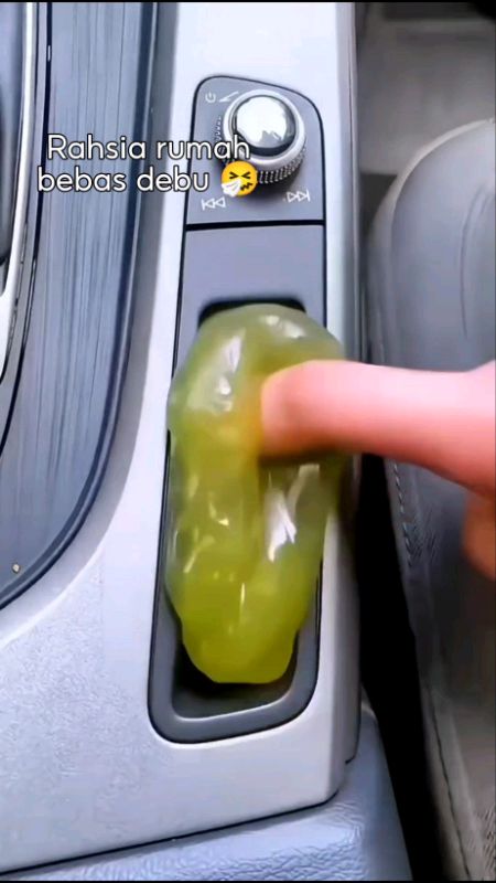 SHHHHH 🤫 Tips rumah Dan kereta bebas debu sebelum raya . Boleh Cuba guys.  #cleaningtoolscar #homecleaningtools #keyboardcleanigtools