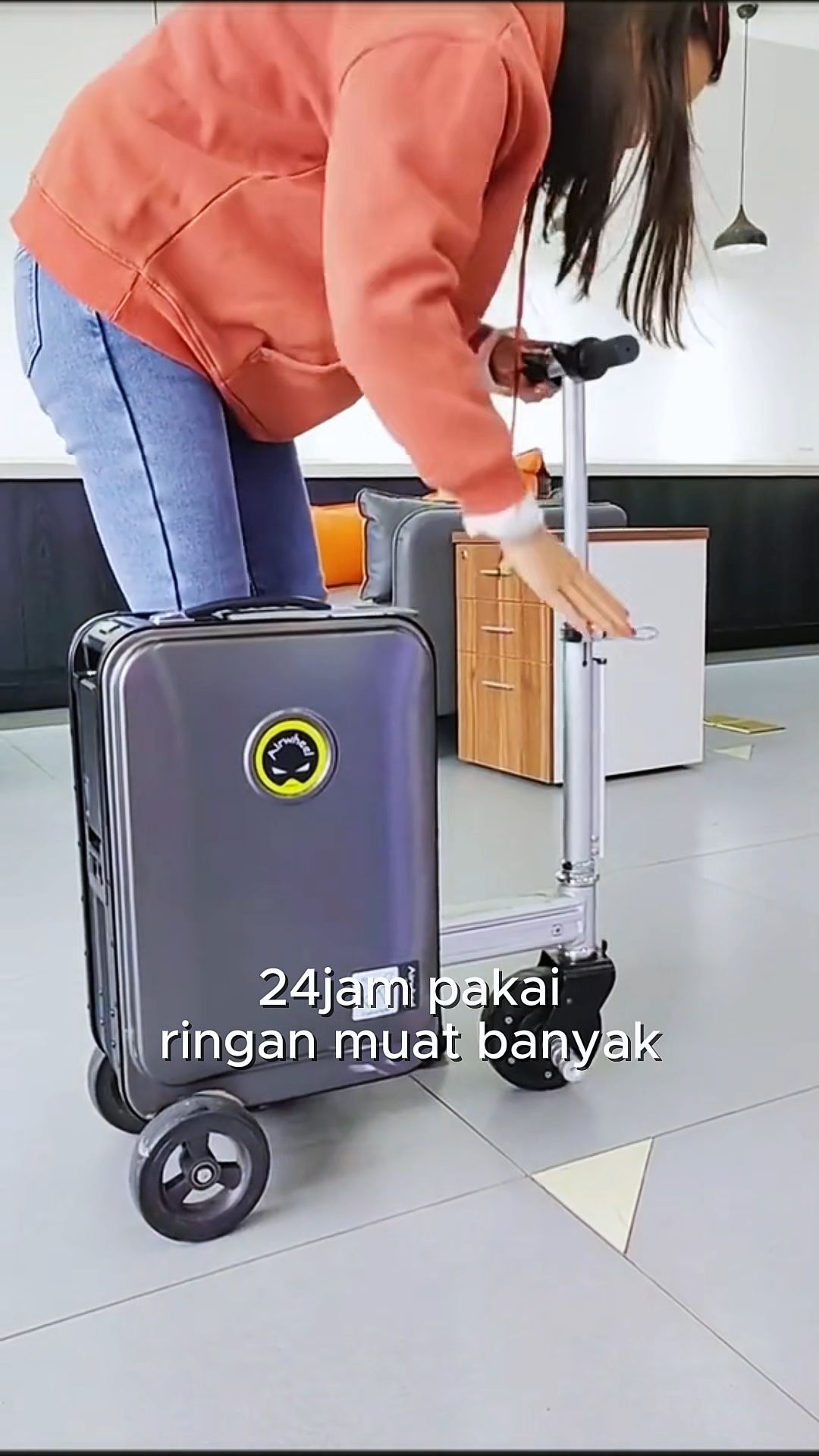 #Airwheel #SE3S/SE3L Bagasi Perjalanan Smart Ridding Smart Ridding Travel Luggage Scooter …Powerbank Rechargeable #Electric Lugga#Airwheel Luggag